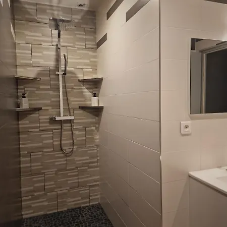 Les Chambres De Sandra Nurieux-Volognat Room photo